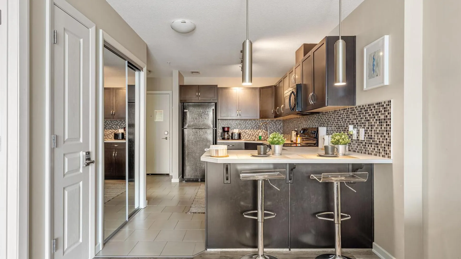 Apartment City Centre Retreat - 1Br Condo With Desk Calgary